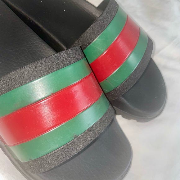 MEN'S GUCCI WEB RUBBER SLIDE SANDAL - Picture 6 of 8